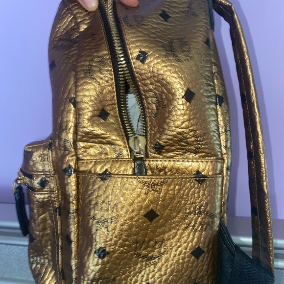 GOLD MCM BAG - Picture 6 of 6
